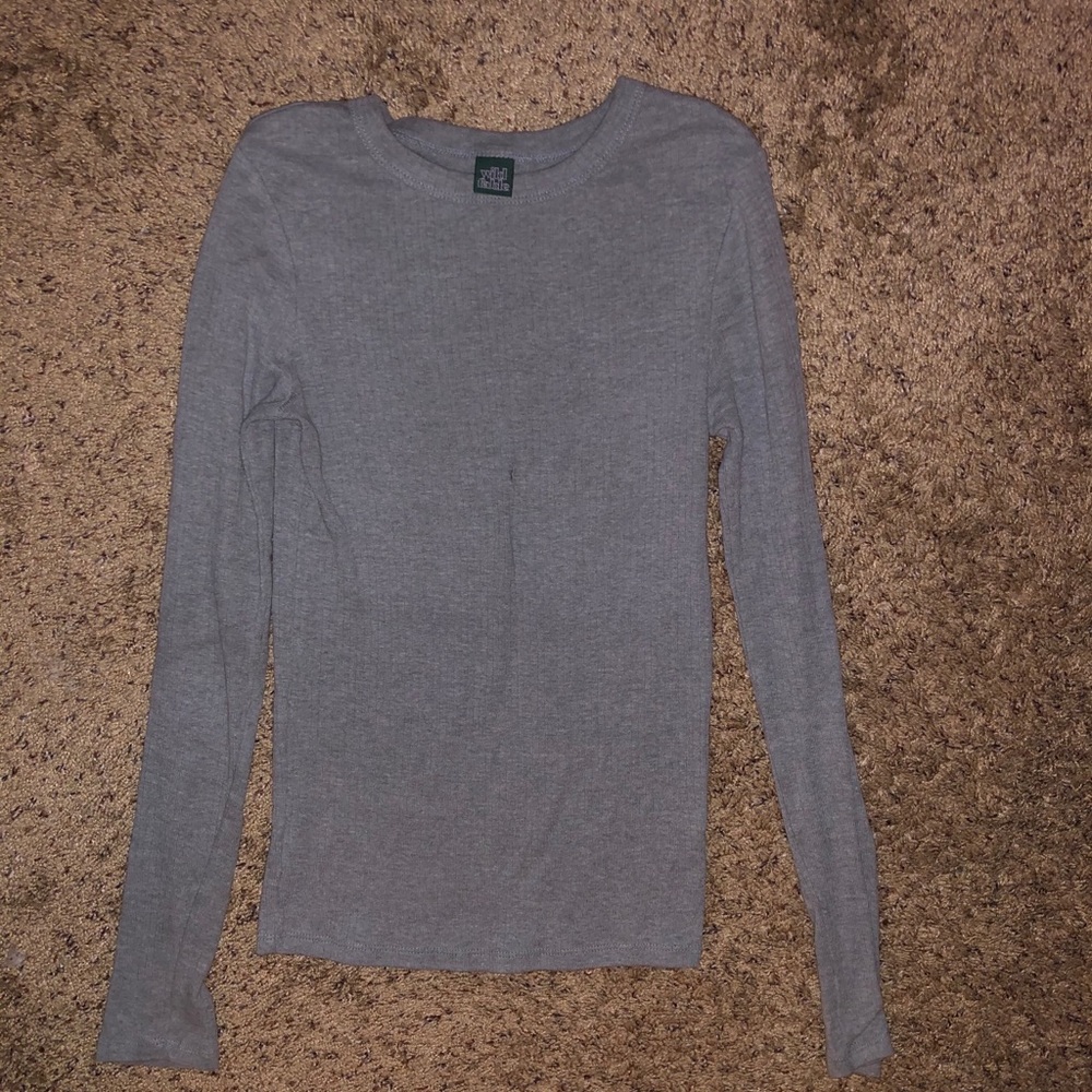 Long sleeve grey shirt
